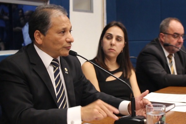 Comissão discute responsabilidades civis da pessoa lesada por erros médicos