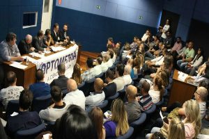 fernando-mendes-vereador-prb-campinas-debate-oftometria-em-reuniao-de-comissao-do-consumidor-foto-ascom-16-05-2017-02