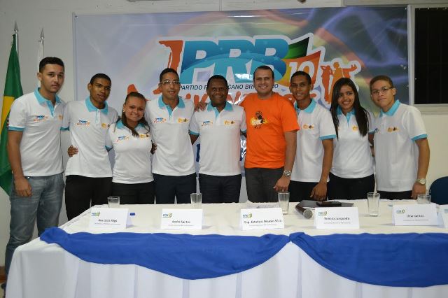 fidel-william-prb-renato-junqueira-prb-ossessio-silva-prb-posse-prb-juvenrude-pernambuco-foto-jaqueline-calazans-25-05-15-02