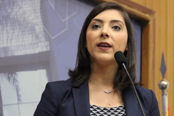 Projeto de Flávia Carvalho vai facilitar mamografia para mulheres com deficiência