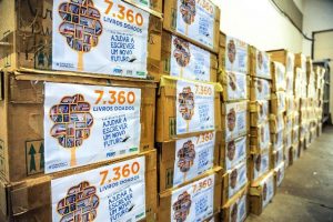 FRB e Liderança do PRB doam 7.360 livros ao programa Mala do Livro do DF