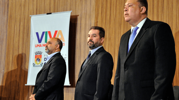 Acompanhado do presidente do PRB/RJ, Eduardo Lopes, ministro George Hilton cumpre agenda no Rio