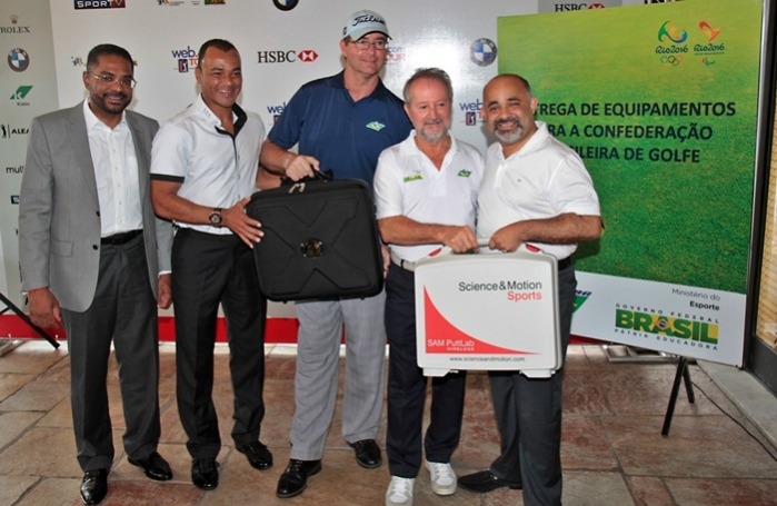 Ministro do Esporte entrega equipamentos de golfe em clube de São Paulo Ministro do Esporte entrega equipamentos de golfe em clube de São Paulo