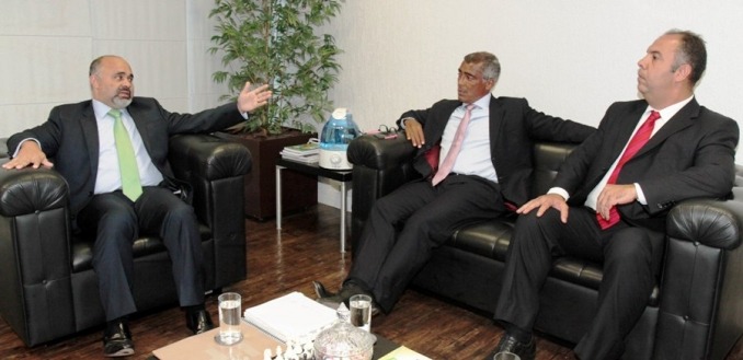 Ministro George Hilton recebe senador Romário