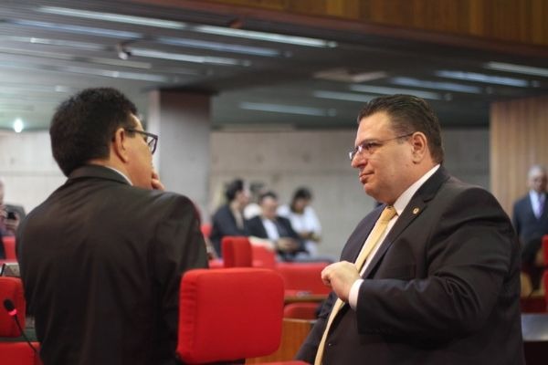 Gessivaldo Isaías vai destinar ambulância para o Corpo de Bombeiros de Teresina