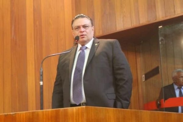 Gessivaldo Isaías propõe combate às fake news e punição a pedófilos no Piauí