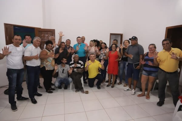 Gessivaldo Isaías reúne pré-candidatos do Republicanos em Floriano (PI)