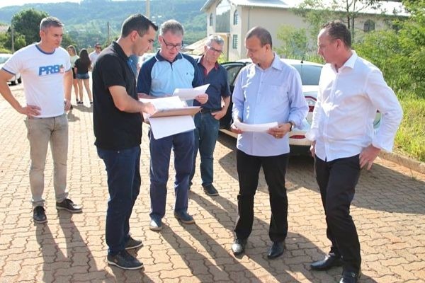 Republicanos recebem reivindicação de moradores em bairro de Parobé