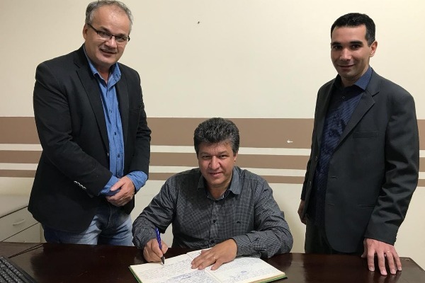 Gilberto Gomes Júnior assume interinamente a presidência da Câmara de Parobé (RS)