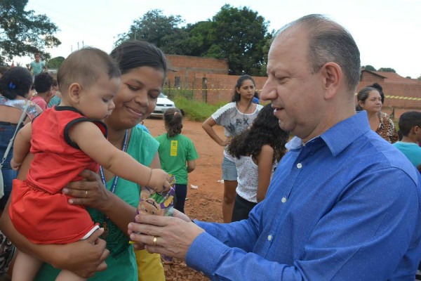 Gilmar da Cruz promove ação social em comemoração ao dia das Mães em Campo Grande
