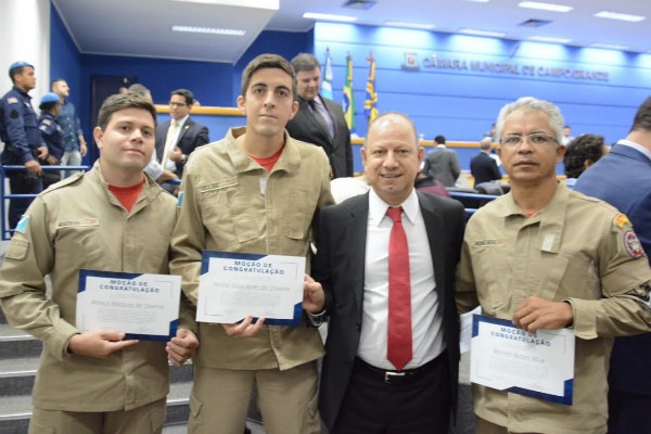 Gilmar da Cruz presta homenagem a Bombeiros Militares de Campo Grande (MS)