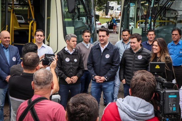 Comec entrega 22 novos ônibus e reforça transporte na Grande Curitiba