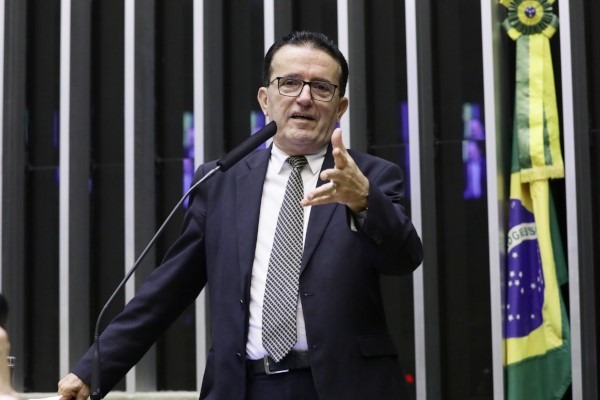 Comissão aprova vagas específicas de estacionamento para clientes de farmácias