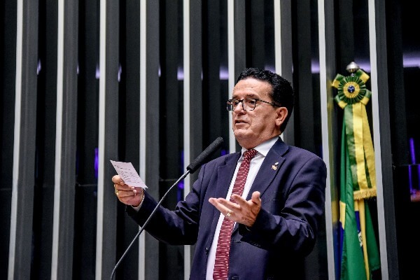 “A Lei Anticrime foi aprovada de forma desidratada”, diz Hélio Costa