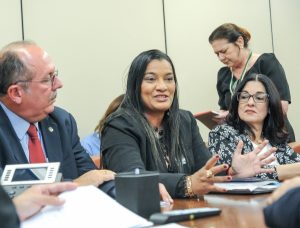 instalada-frente-parlamentar-em-apoio-jovem-vulneravel-foto-douglas-gomes-10-05-17-03