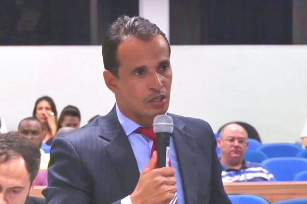 Projeto isenta pessoas com deficiência de taxas em concursos públicos