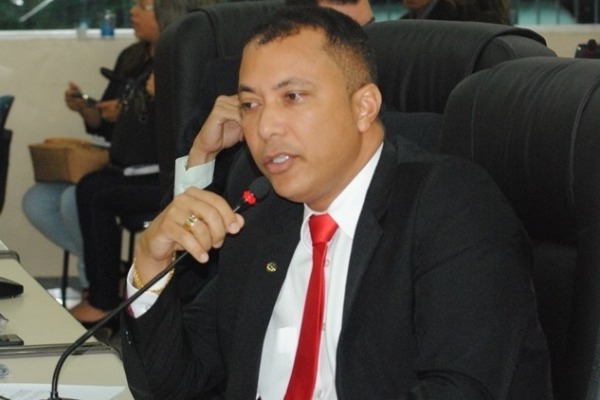 Deputado Jaime Perez defende mais segurança nas escolas estaduais do Amapá