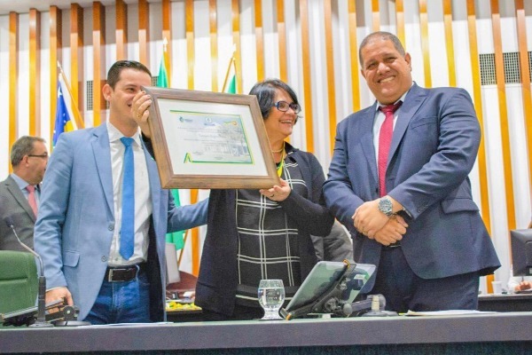 Jeferson Rodrigues lança campanha contra suicídio e automutilação