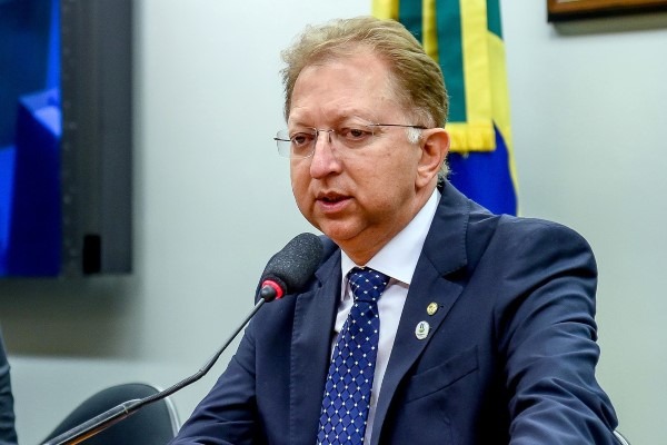 CCJ aprova projeto que regulamenta volume de som em templos religiosos CCJ aprova projeto que regulamenta volume de som em templos religiosos