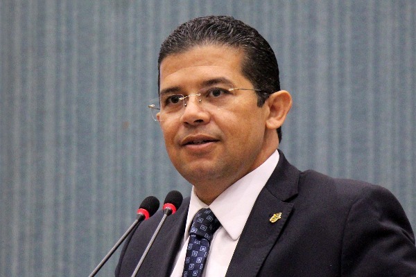 Projeto de João Luiz cria bolsa para atletas de base em Manaus