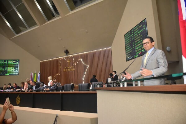 João Luiz parabeniza Governo do Amazonas por incentivar manejo do jacaré