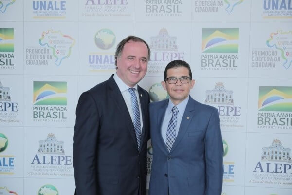 João Luiz participa de seminário da Unale em Recife