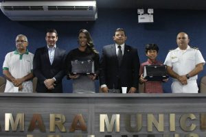 joao-luiz-vereador-prb-manaus-entrega-merito-esportista-foto-ascom-07-04-2017-02