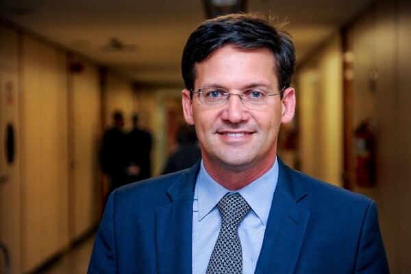 "Não acredito em mudança no calendário eleitoral", diz João Roma