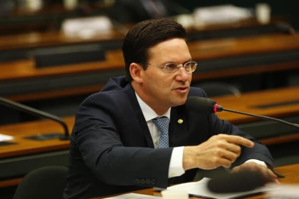 Relatório de João Roma a projeto propõe redução de desperdício de água