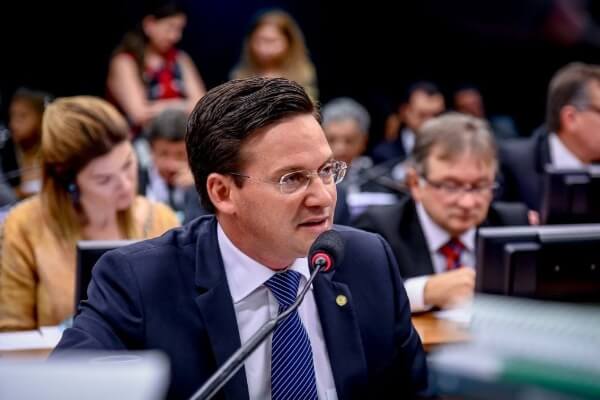 "Precisamos garantir o futuro da educação profissionalizante", diz João Roma