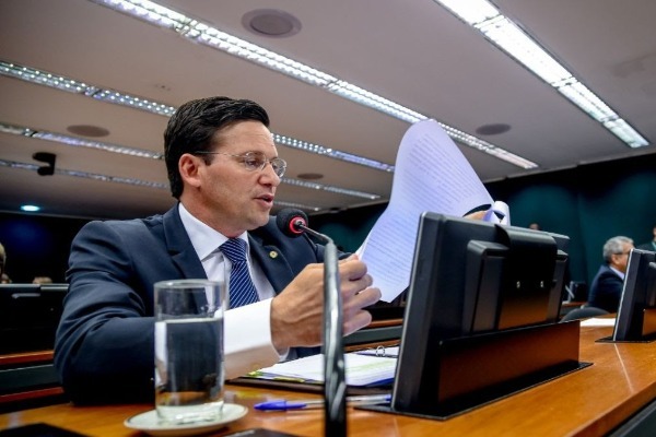 João Roma apresenta parecer favorável à PEC da “Regra de Ouro”