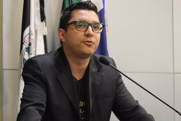 Projeto proíbe prefeitura de iniciar novas obras caso existam outras em andamento