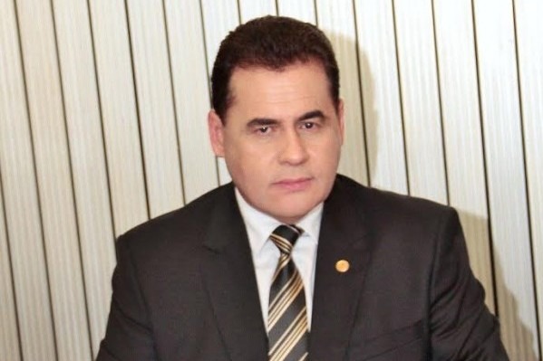 Relações um tanto quanto fragilizadas