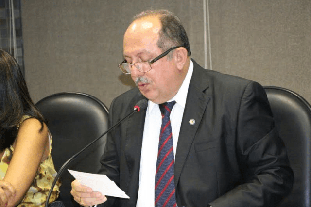 jose-de-arimateia-prb-debate-o-combate-a-dengue-na-bahia-em-audiencia-publica-foto-cris-oliveira-18-11-15