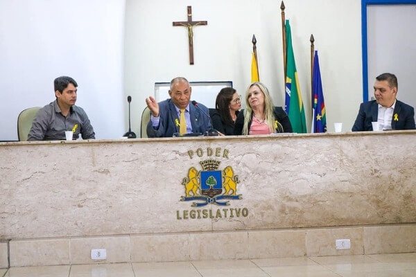 Joselito Nunes promove debate sobre automutilação