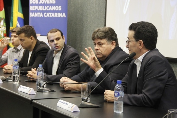 Jovens Republicanos empossa novo secretário em SC