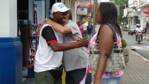 juliano-agua-suco-itapira-foto-jornal-cidade-27-05-2015