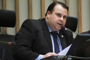 Aprovado projeto de Julio Cesar que garante higienização contra bactérias no DF