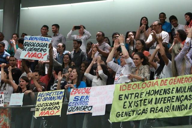 julio-cesar-prb-plano-de-educacao-df-sem-questoes-de-genero-foto-jesse-vieira-17-06-15-03