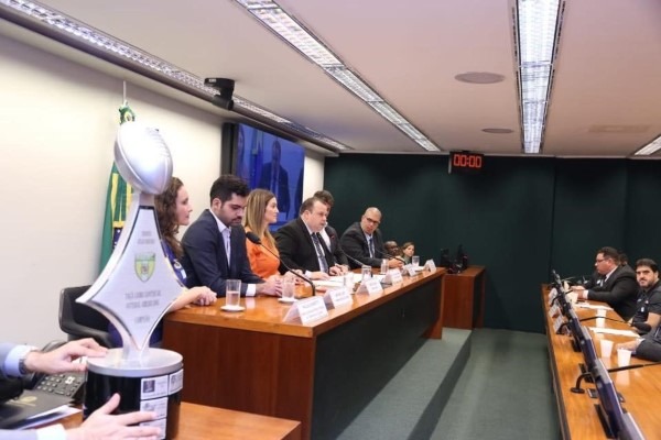 Futebol americano no Brasil tem apoio de deputado do PRB