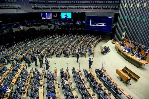 Câmara realiza sessão solene em homenagem aos bombeiros