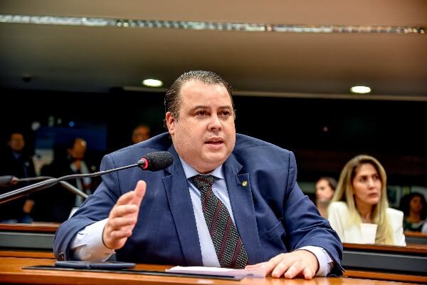 Gás mais barato: deputado quer redução do preço do botijão durante pandemia