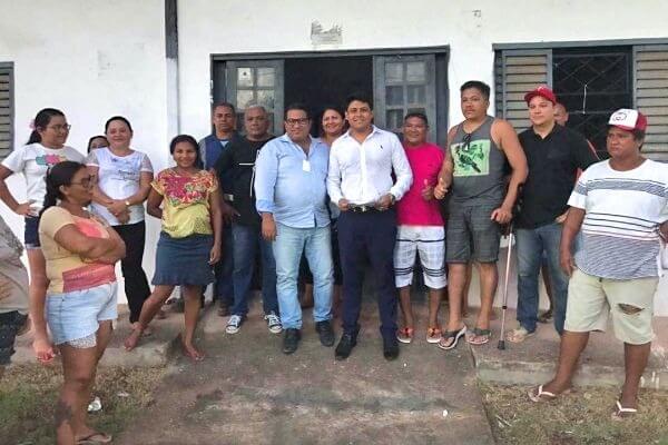 Junior Bravo ouve demandas dos moradores de Barcarena (PA)