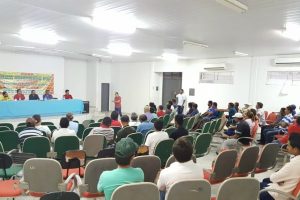 Júnior Verde conduz discussões no II Fórum de Apicultura do Alto Turí