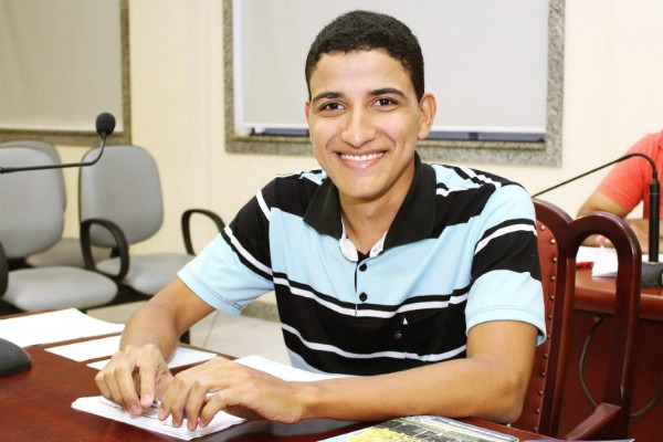 Kenedy Wálaffy lança projeto “Na Rua” para ouvir a população de Pompeu (MG)