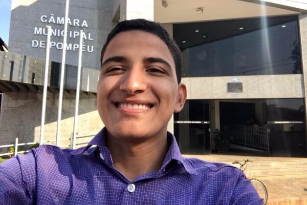 Kenedy Wállafy destaca conquistas conseguidas através do seu gabinete em Pompéu (MG)