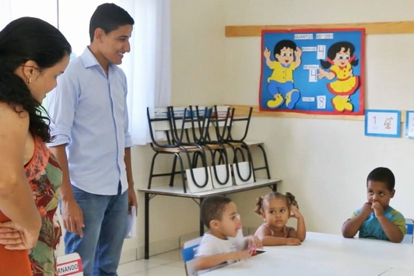 Kenedy Wállafy solicita melhorias para escola infantil de Pompéu (MG)