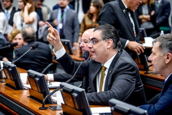 Republicano quer o fim das “saidinhas” de presos por crime hediondo