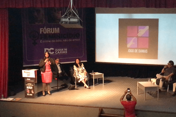 Vereadora Leide debate feminicídio em Duque de Caxias