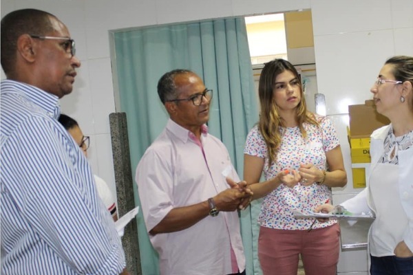 Levino de Jesus fiscaliza hospitais de Teresina no feriado de Carnaval